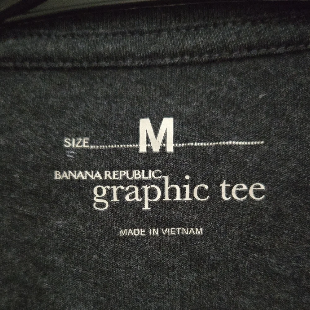 Banana Republic Dark Gray Guitar Design Tee SZ M